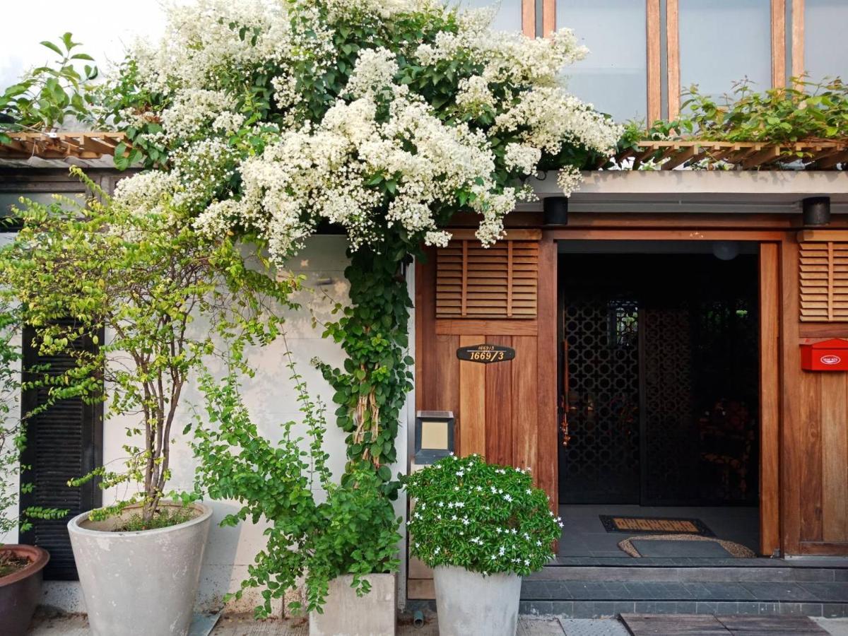 Liaw Base House Pansiyon Bangkok Dış mekan fotoğraf