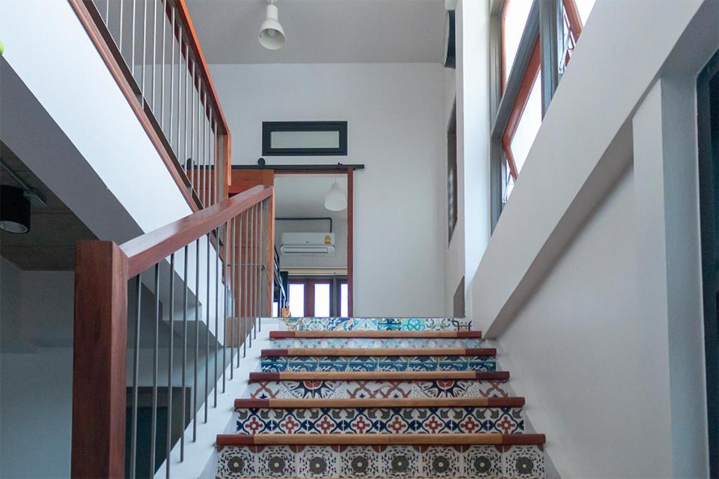 Liaw Base House Pansiyon Bangkok Dış mekan fotoğraf