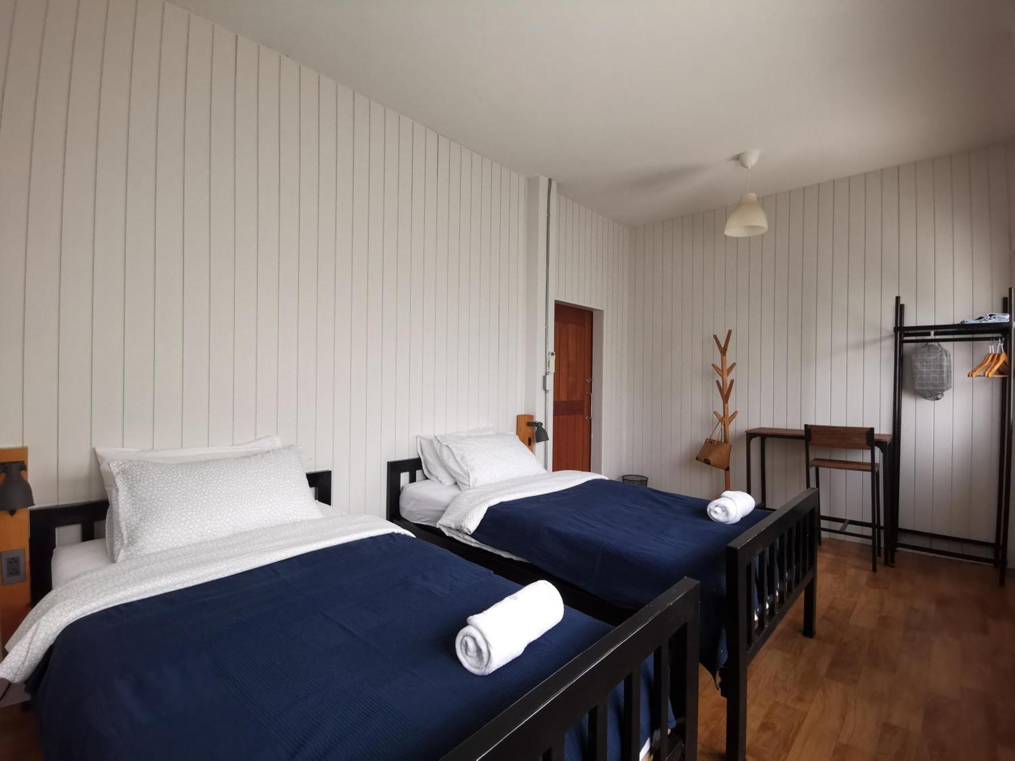 Liaw Base House Pansiyon Bangkok Dış mekan fotoğraf