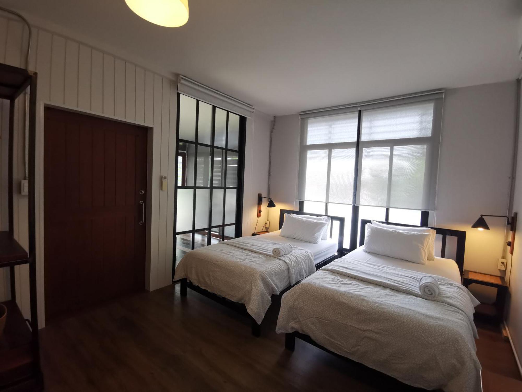 Liaw Base House Pansiyon Bangkok Dış mekan fotoğraf