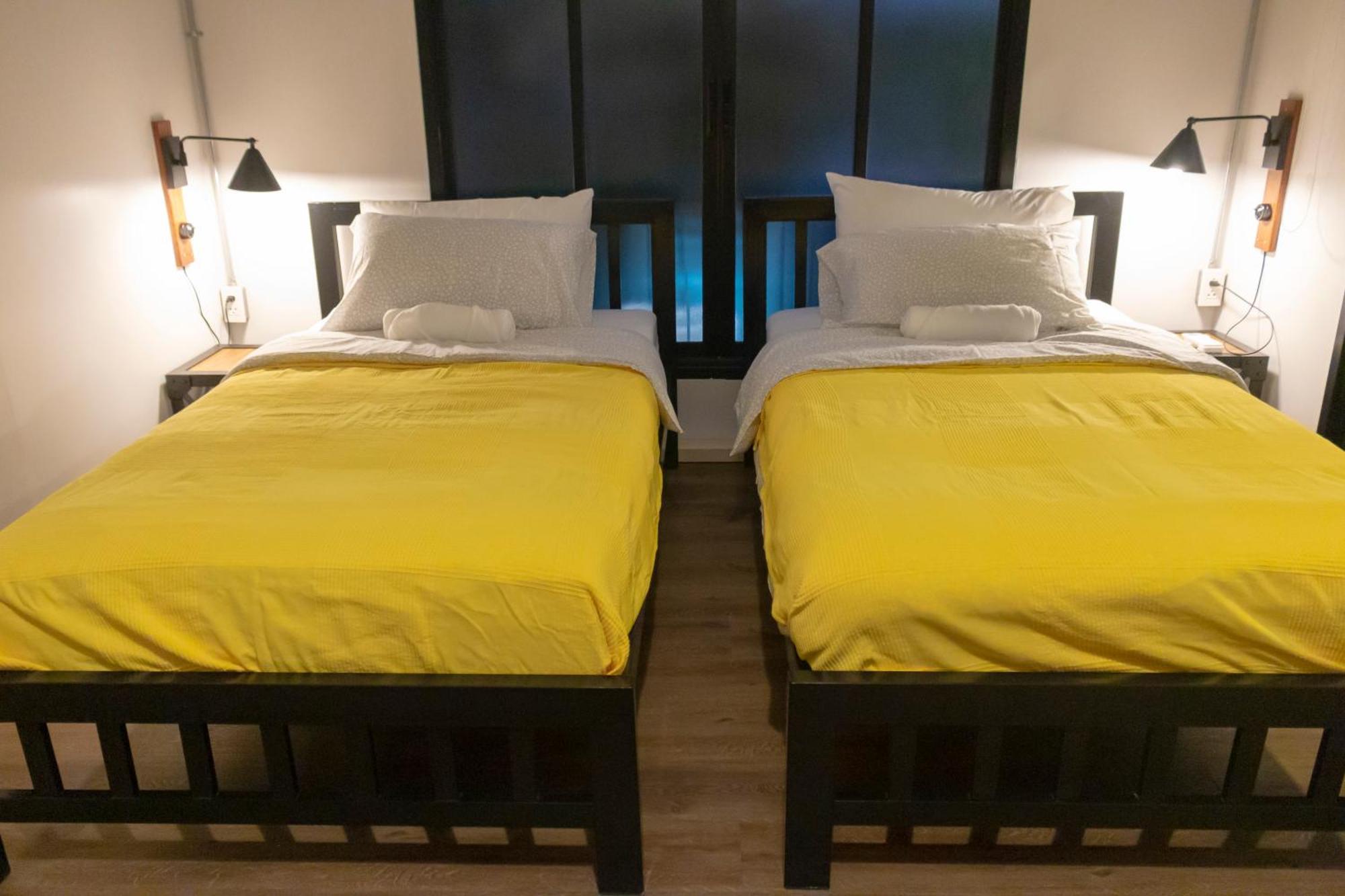 Liaw Base House Pansiyon Bangkok Dış mekan fotoğraf
